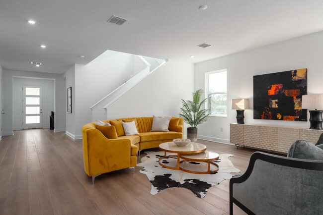 Building Photo - 318 Rafael Blvd NE