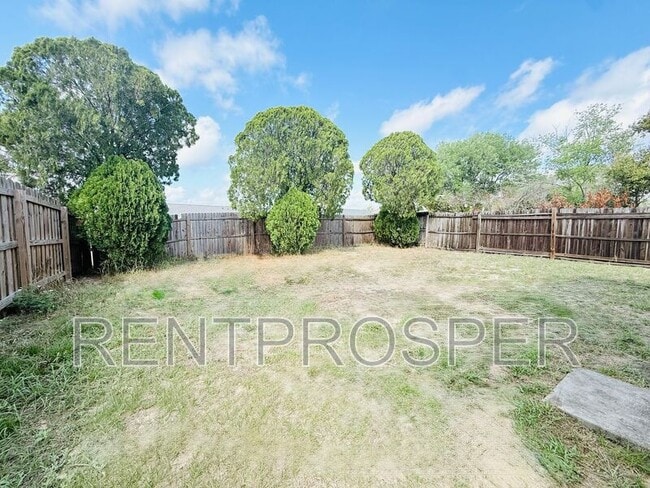 Building Photo - 3604 Spring Land Dr