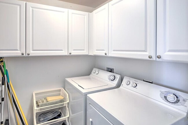 Building Photo - 14571 Legends Blvd N