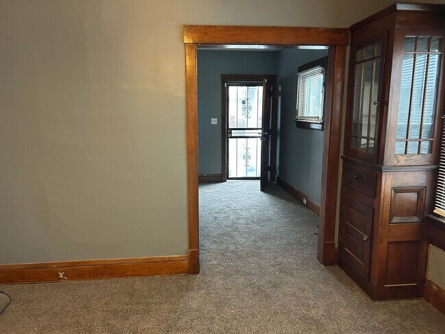 Building Photo - 2646-2648 E 122nd St