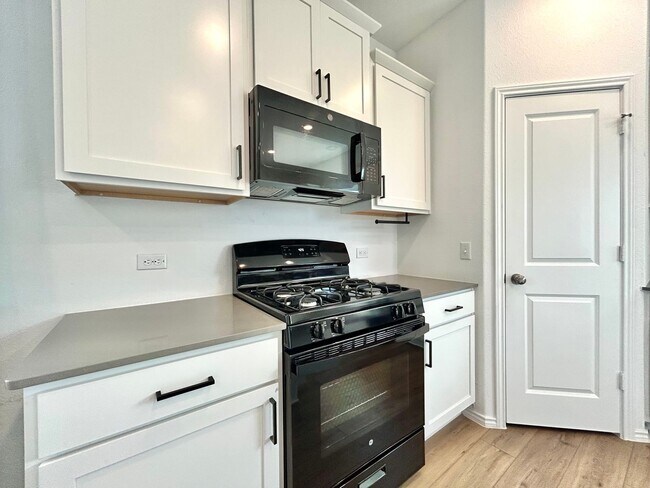 Building Photo - 10412 Premier Park St