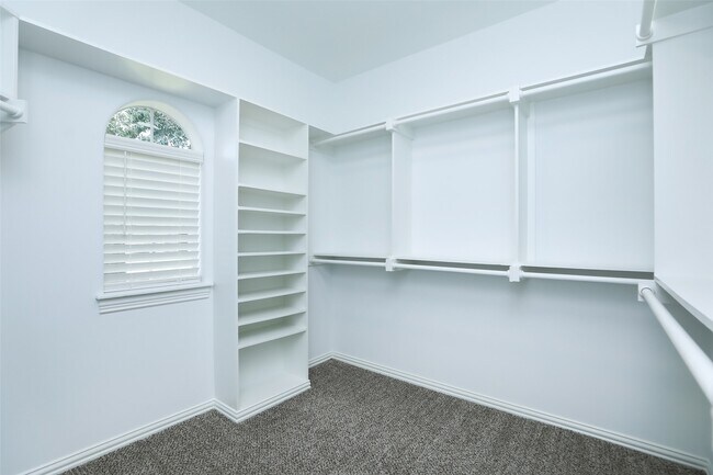 Building Photo - 1715 Cottage Landing Ln