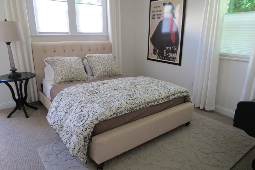 Building Photo - 375 Weaverville Rd