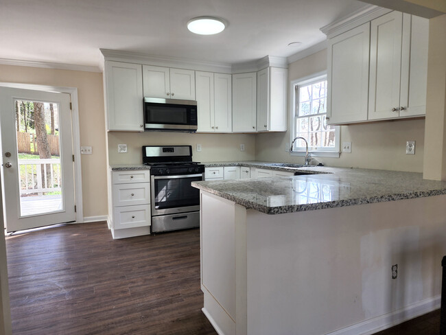 Building Photo - 2485 Zachary Woods Dr NW