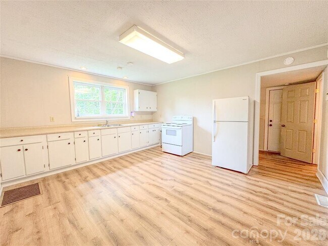 Building Photo - 818 Grier St