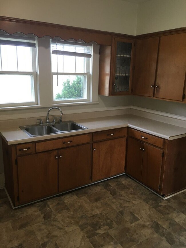 Building Photo - Large 3/1 House near Shannon $1,395