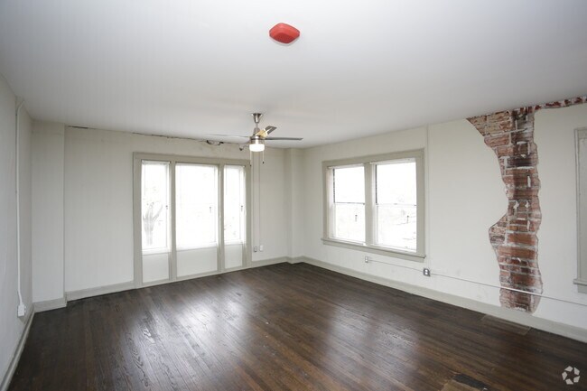 1BR, 1BA - 515 One Bed Unit/488 SF - White Hall Lofts