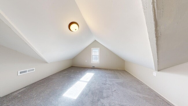 Building Photo - Clark / Fulton Area - 4 Bedroom Single Fam...