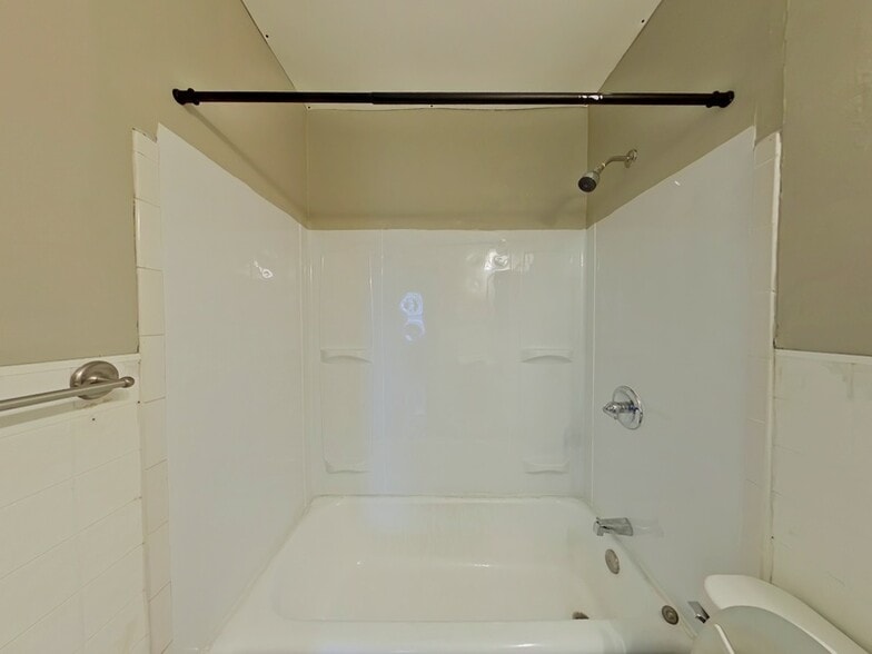 Building Photo - 770 Manresa Ln