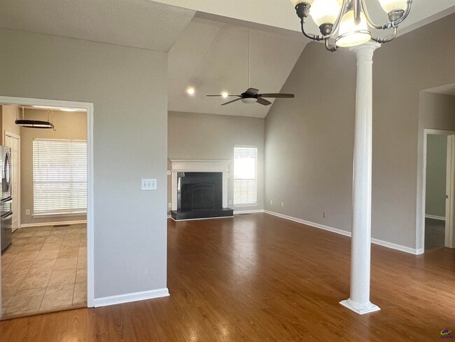 Building Photo - 253 Chadwick Cir