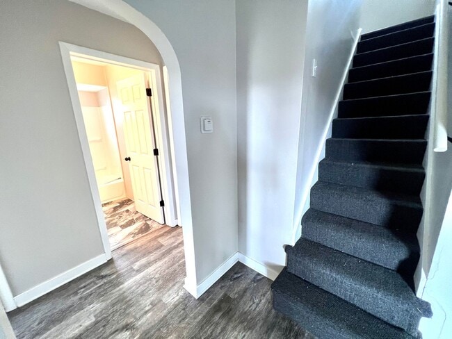 Building Photo - Aliquippa - Stunning 3 Bedroom 1 Bathroom Home