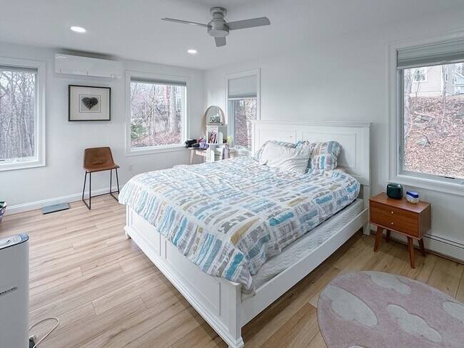 Building Photo - 27 Rockville Ave