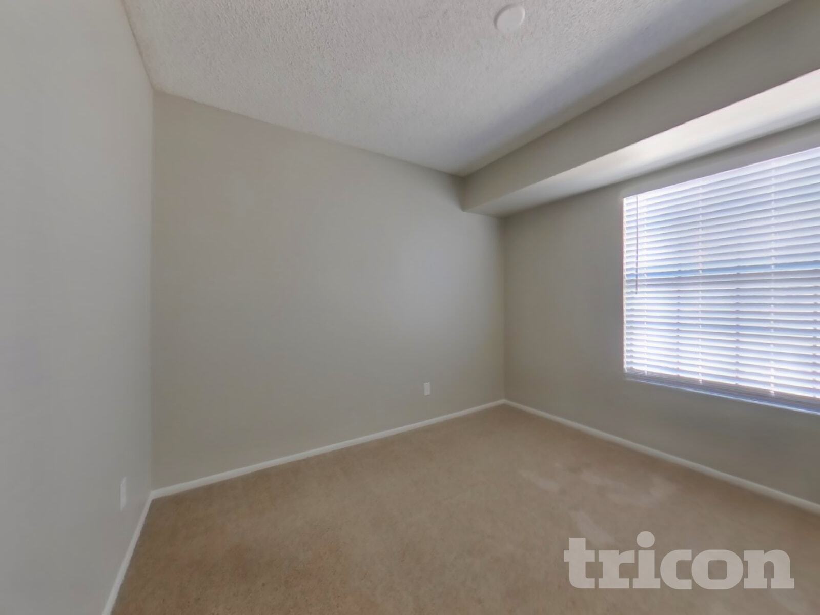 Building Photo - 1010 W Blackhawk Dr