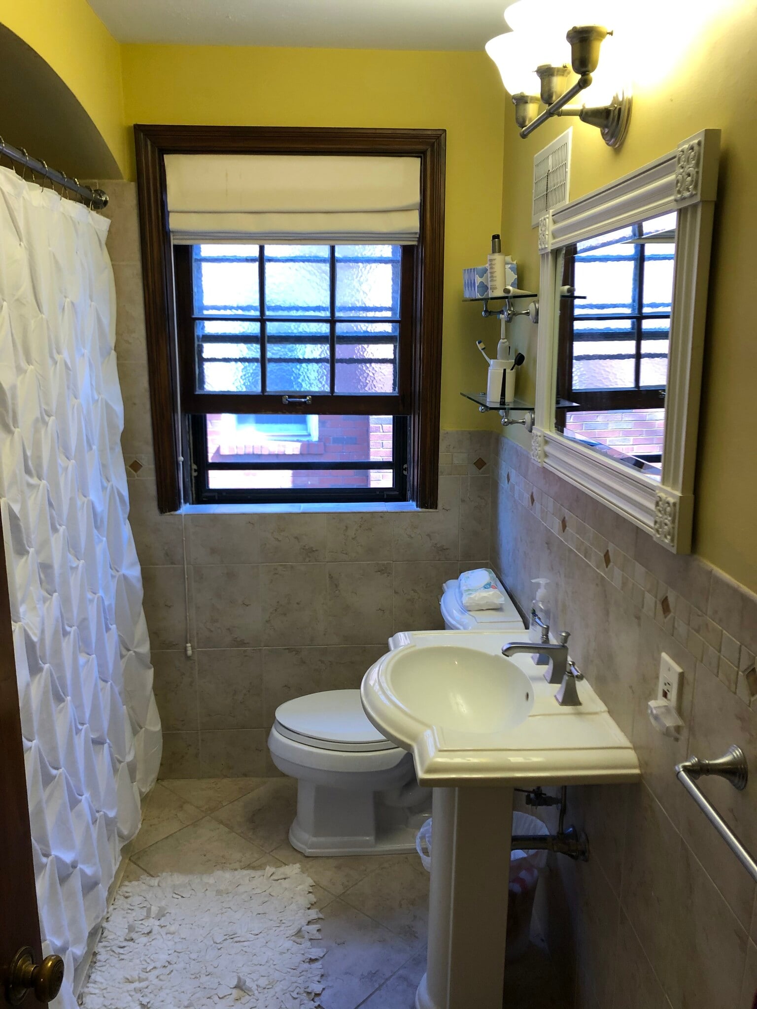2nd Floor Main Bathroom - 7816 Stanford Ave