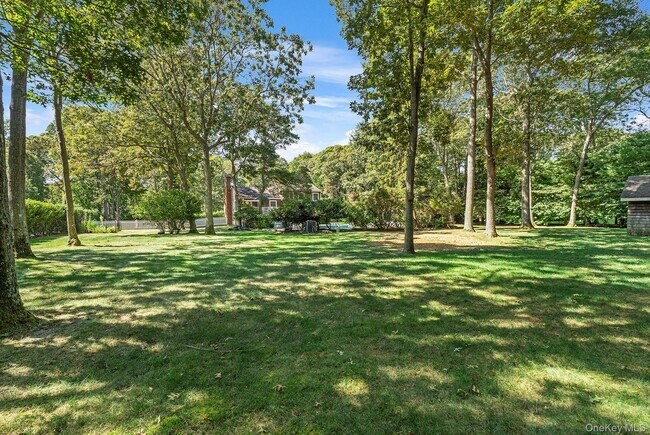 Building Photo - 44 Midhampton Ave