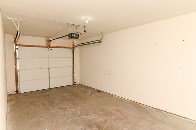 Building Photo - 5204 Deer Ridge