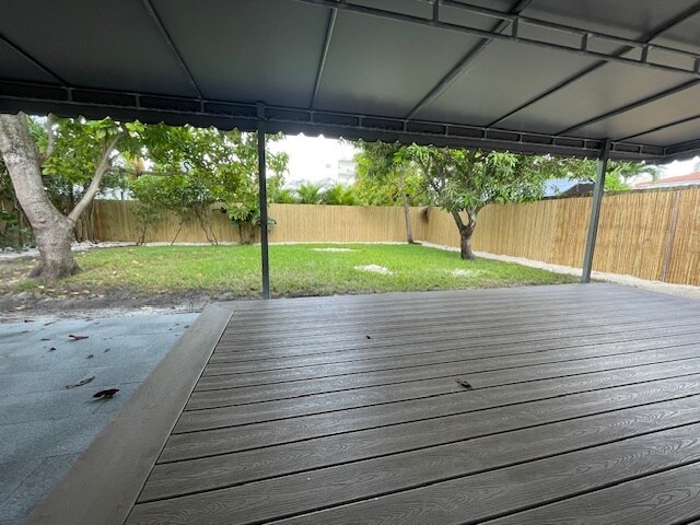 Garden Deck - 7820 Carlyle Ave