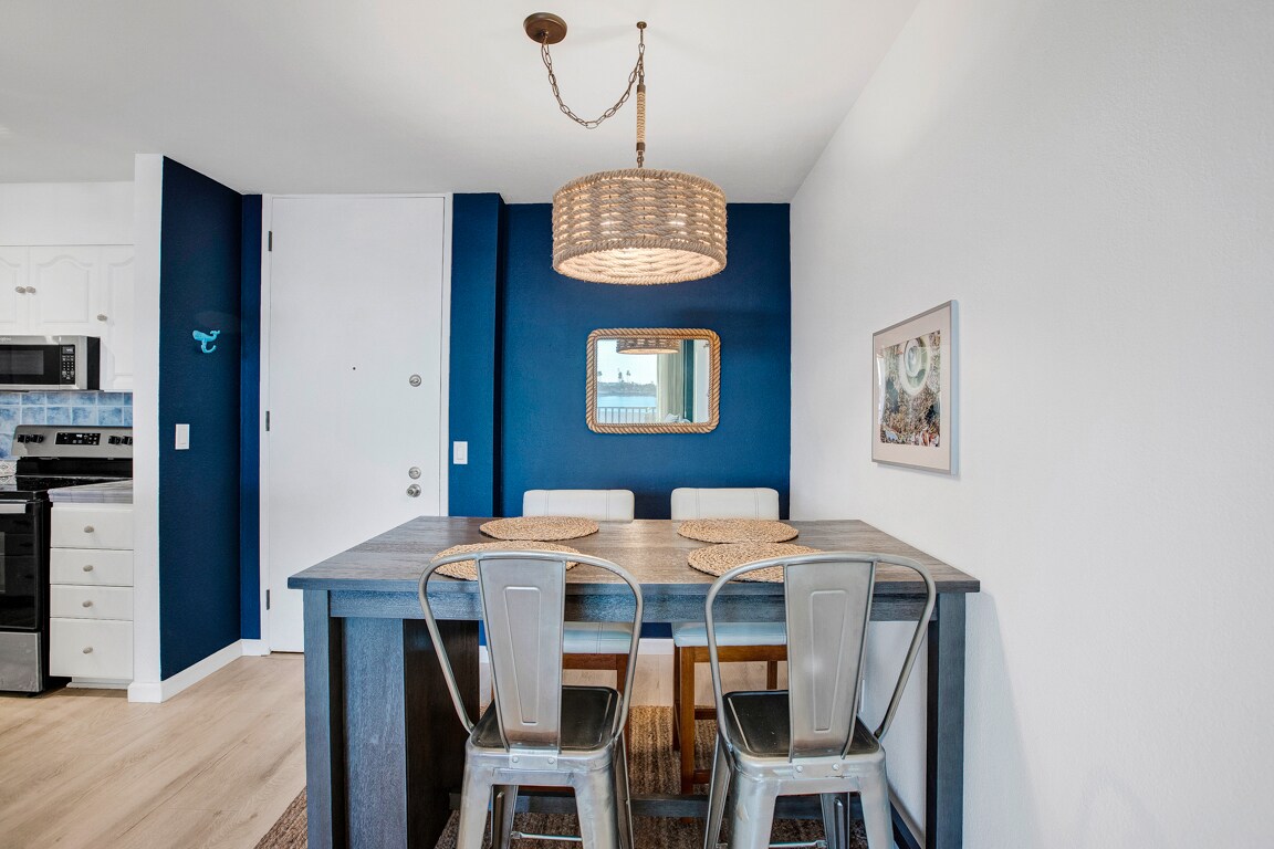 Building Photo - 1140 E Ocean Blvd