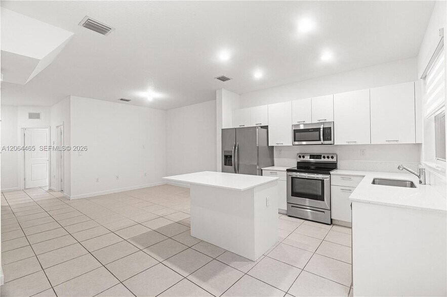 Building Photo - 12121 NW 23rd Ct