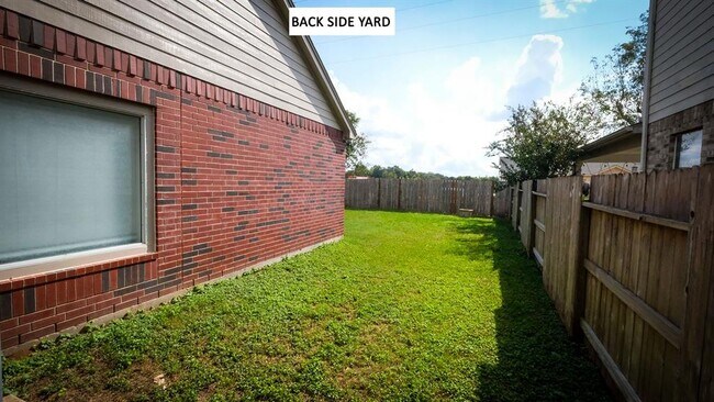 Building Photo - 2115 Thistlerock Ln