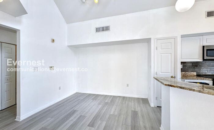 Building Photo - 9114 Lake Chase Island Way