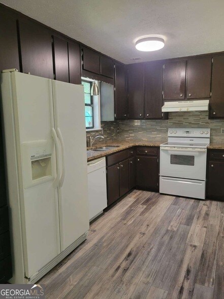 Building Photo - 487 Arbour Run