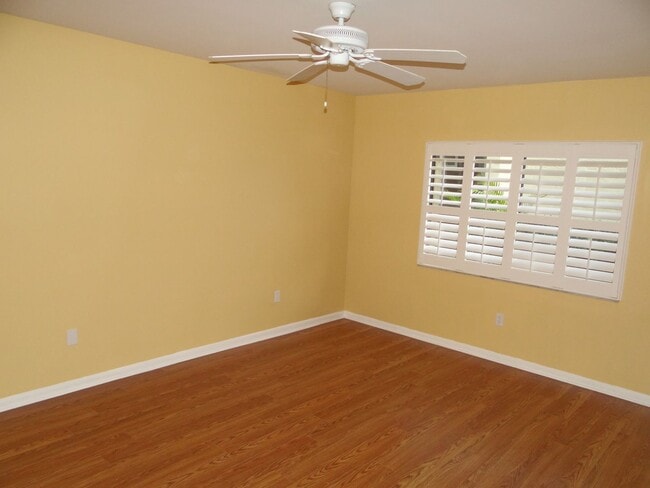 Building Photo - 2bed / 2ba condo - Price Reduced