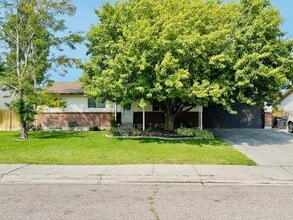 Building Photo - 1728 Olympia St