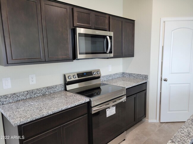 Building Photo - 36641 W San Capistrano Ave