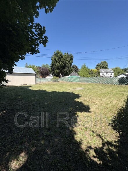 Building Photo - 1210 N Locust Rd