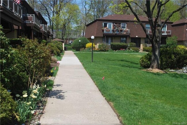 Building Photo - 3 Germonds Village
