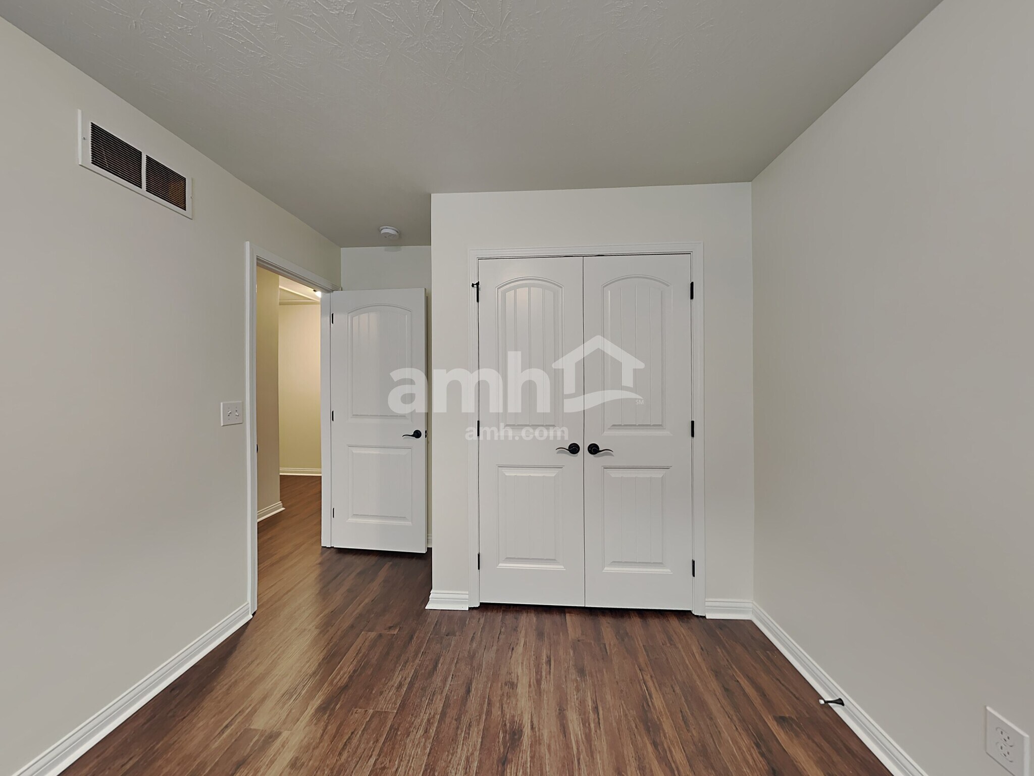 Building Photo - 1264 Woodford Ct