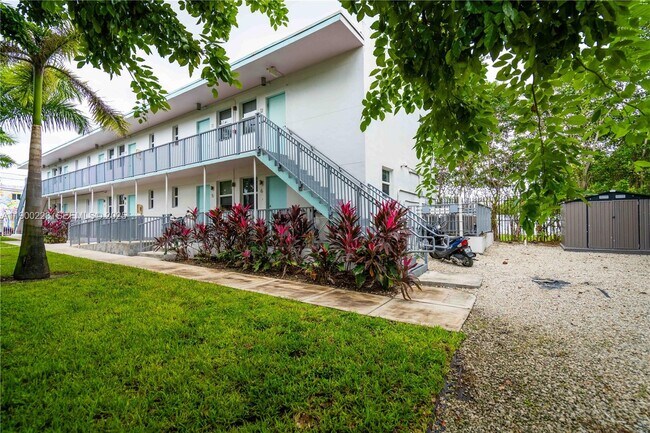 Building Photo - 1950 NW 2nd Ct