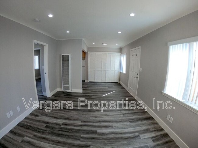 Building Photo - 137 29th St