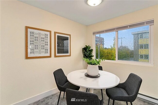 Building Photo - 2bd/1ba Seattle Condo