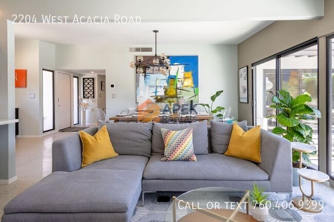 Building Photo - 2204 W Acacia Rd