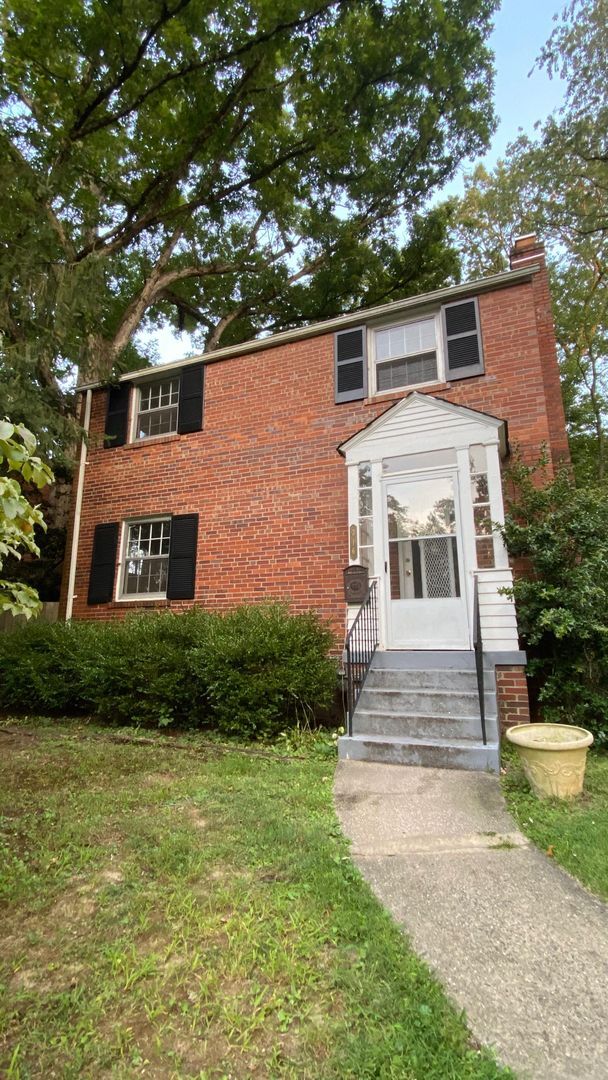 Building Photo - 3 Bedroom in Woodmoor available ASAP!!