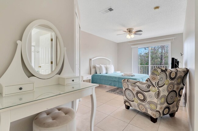 Building Photo - Gorgeous 4-Bedroom, 4-Bathroom Home in Kis...