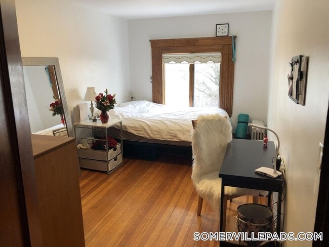 Building Photo - 449 Broadway