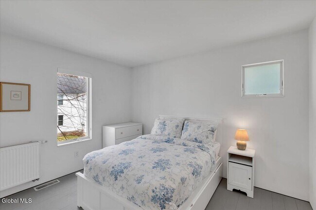 Building Photo - 18 Granite St