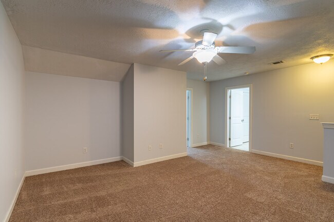 Building Photo - 310 Connor Cir