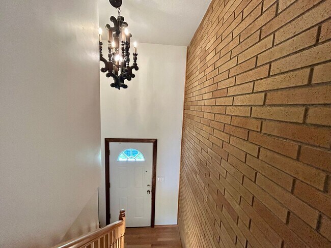 Building Photo - 1XMC3222