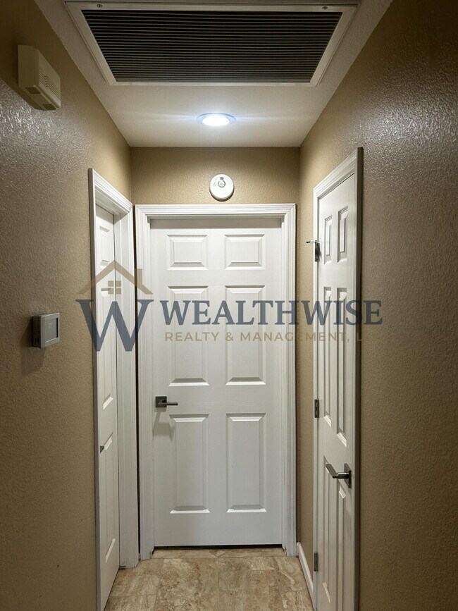 Building Photo - Luxurious 2 Bedroom 2 Bath Home for Rent in Sun City, Oro Valley 14286 N Wisteria Way, Oro Valley...