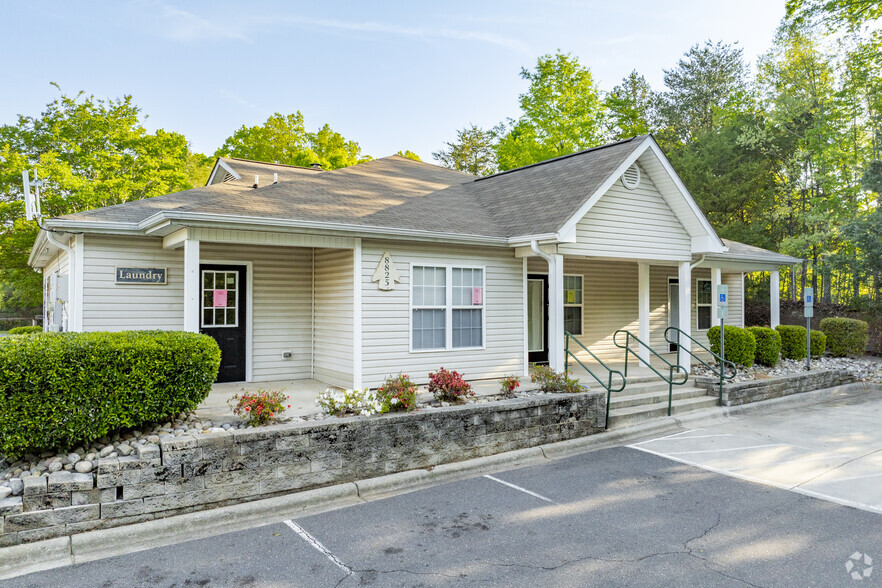 Leasing Office & Clubhouse - Arrowood Villas