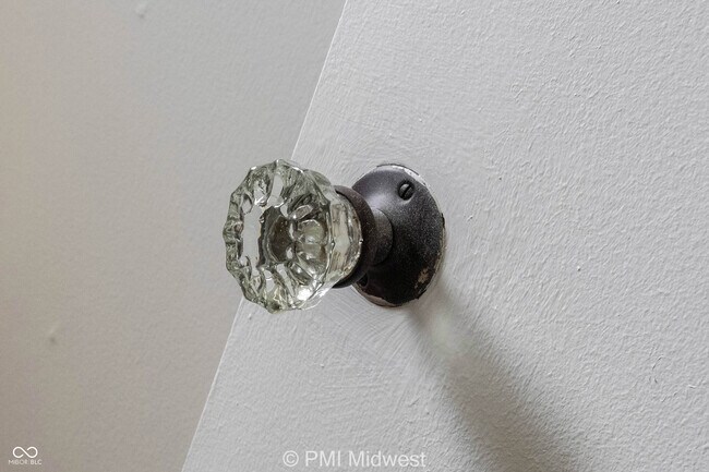 Building Photo - 3748 N Hawthorne Ln