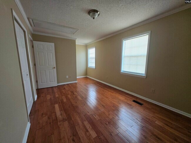 Building Photo - 208 Sagamare Rd