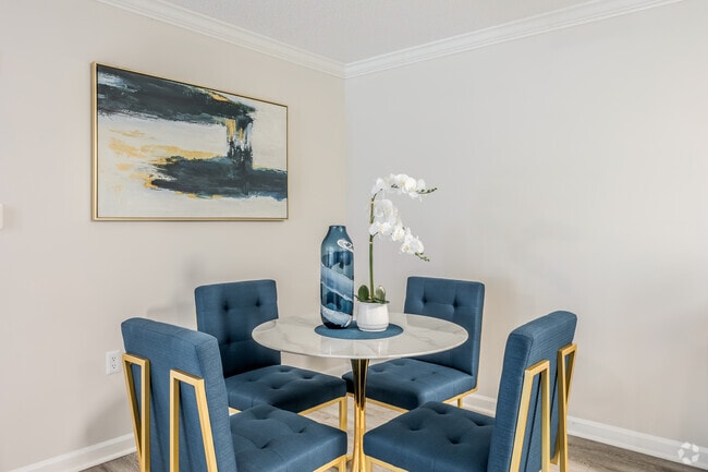 2BR, 2BA - 1,119SF - Dining Room - The Park at Arlington Apartments