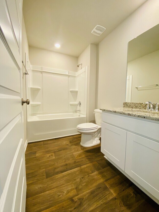 Building Photo - 23135 Shadowridge Dr