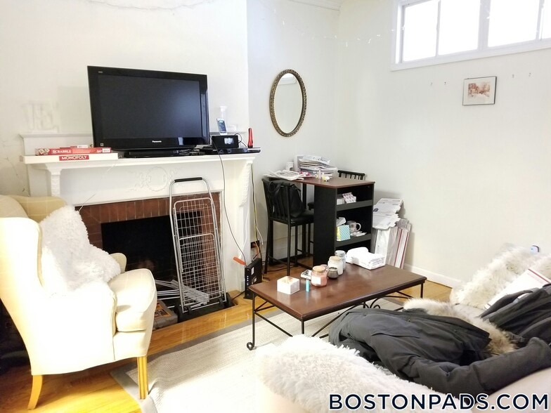 Building Photo - 43 Bay State Rd