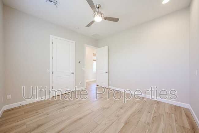 Building Photo - 28995 N 71st Ave